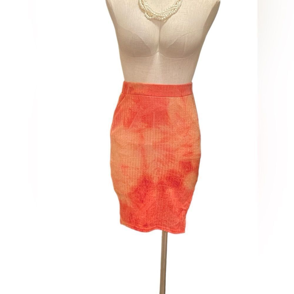 Vibrant Fashion Nova Orange Tie-Dye Skirt – Perfect for Summer Vibes!